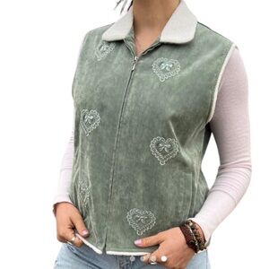 Alfred Dunner Plus Sz 14 Corduroy Fleece White and
Sage Green Embroidered Gilet